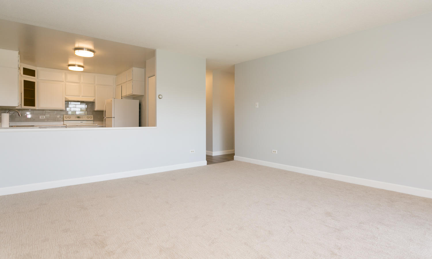 Building Photo - 615 S Alton Way