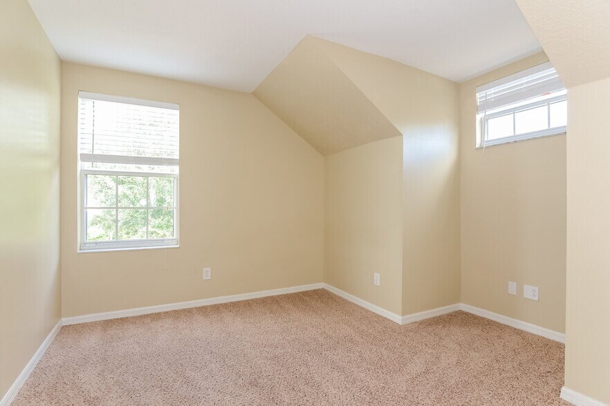 Building Photo - 8439 Hawbuck St