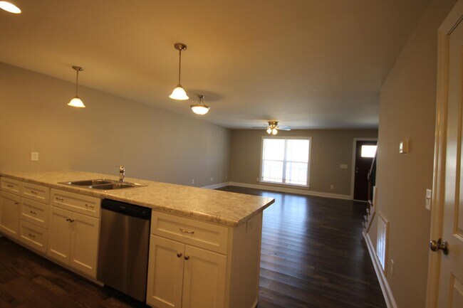 Building Photo - 704 Cobblestone Dr