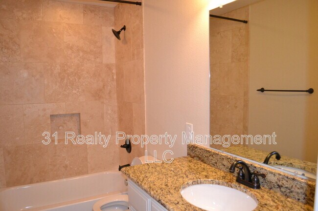 Building Photo - 508 W Hull St