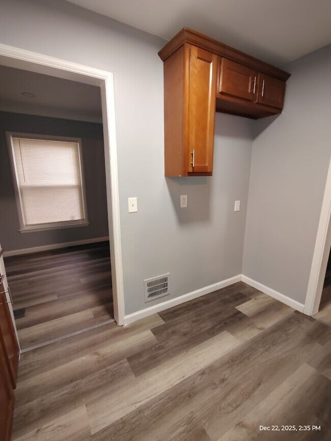 Building Photo - Stunning 3-Bed Bungalow