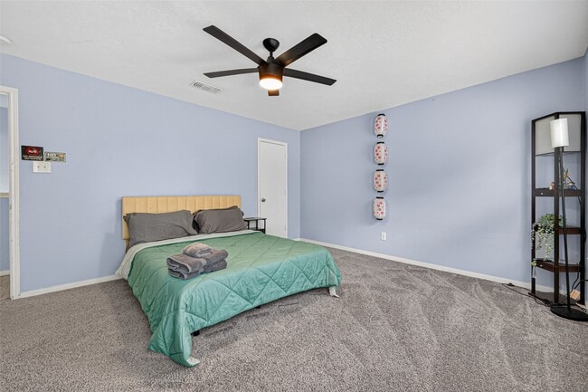 Building Photo - 22727 Tara Way Dr