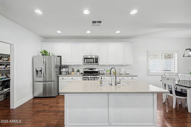 Building Photo - 4203 E Los Altos Rd