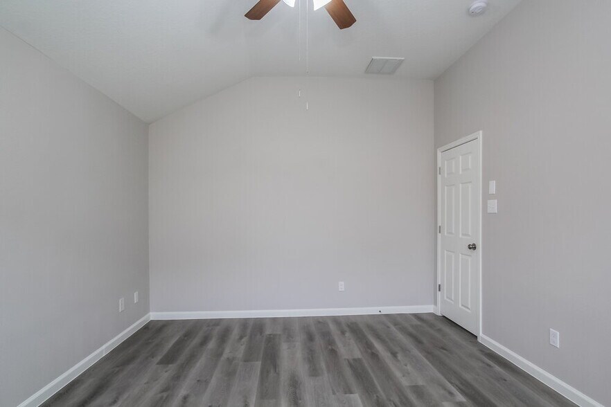 Building Photo - 4843 Fair Oak Dale Ln