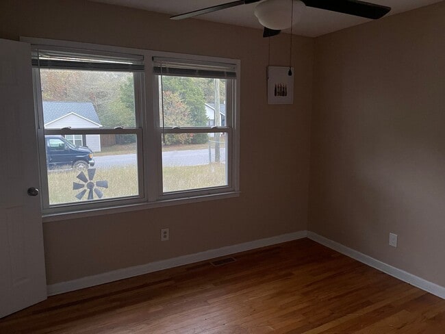 Building Photo - 3 BED 2 BATH IN FAYETTEVILLE NC