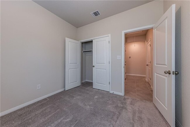Building Photo - 13905 Heartland Dr