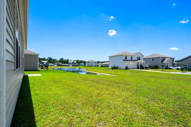 Building Photo - 3927 Nandina Ct
