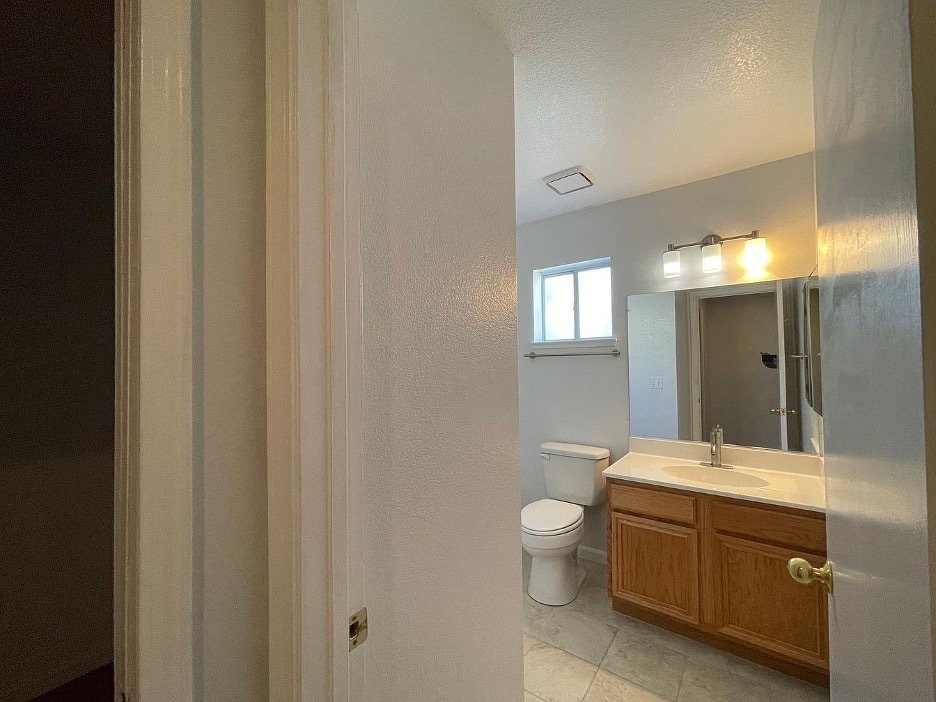 Building Photo - 4948 Bayridge Ln