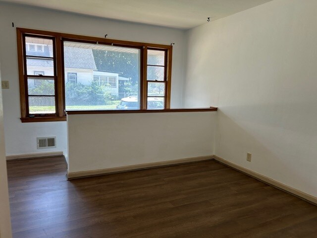 Building Photo - 1505 Brown Ave