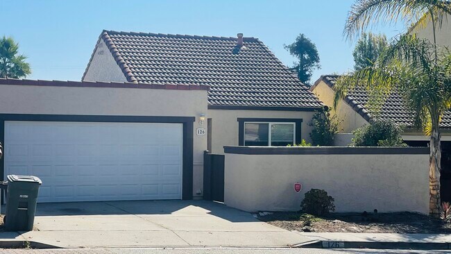 Building Photo - 126 Serra Ct