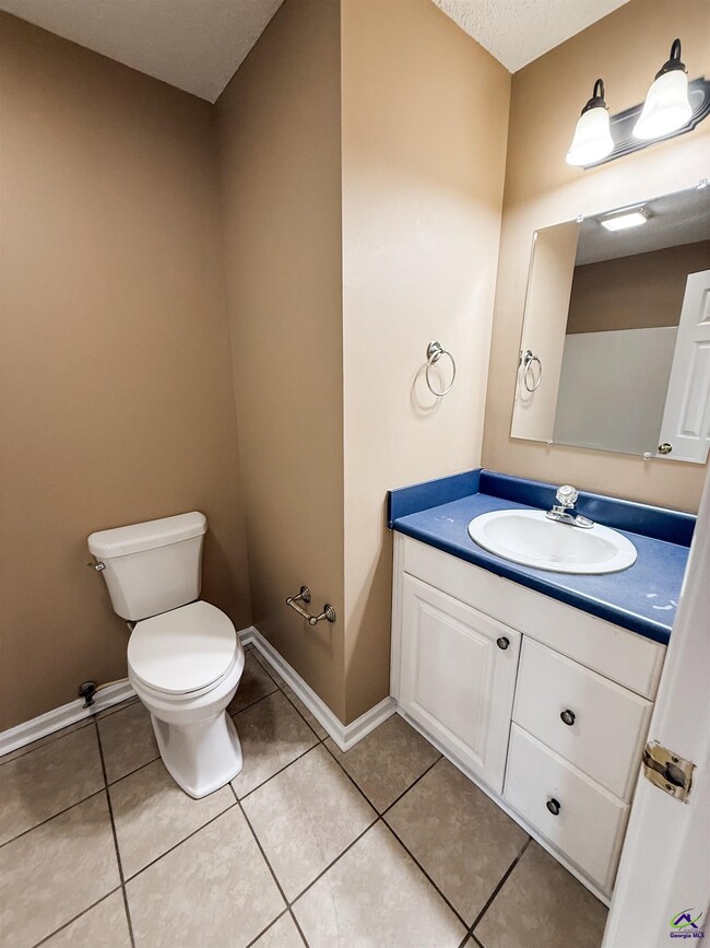 Building Photo - 304 Spring Creek Dr
