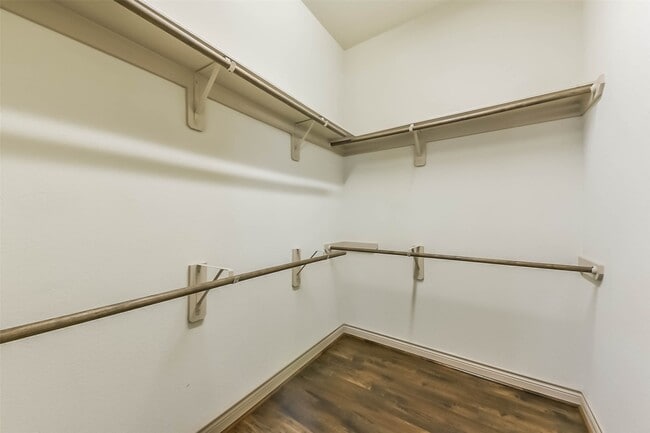 Building Photo - 9634 Lansing Meadows Dr