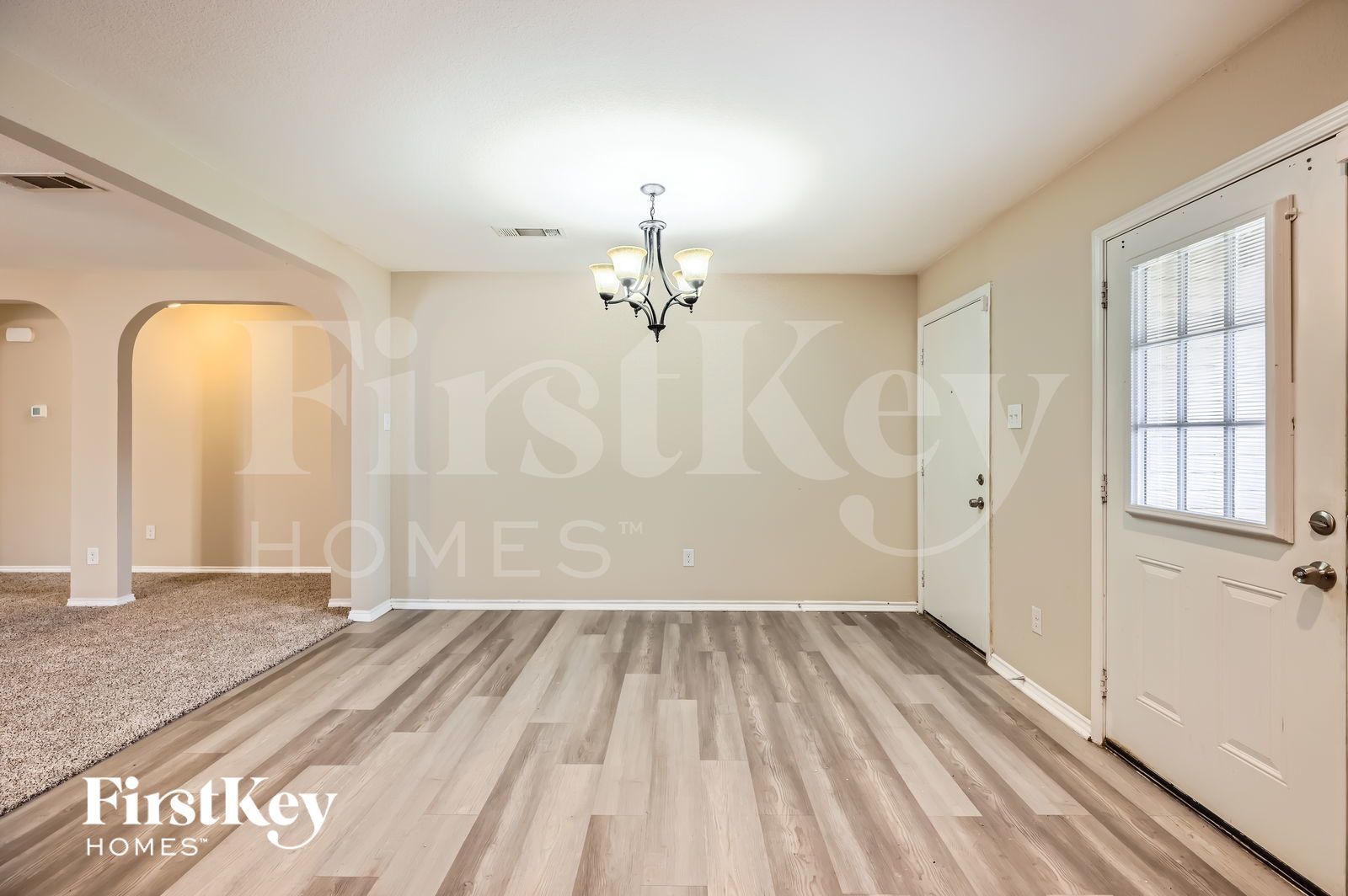 Building Photo - 1925 Cross Oaks Dr