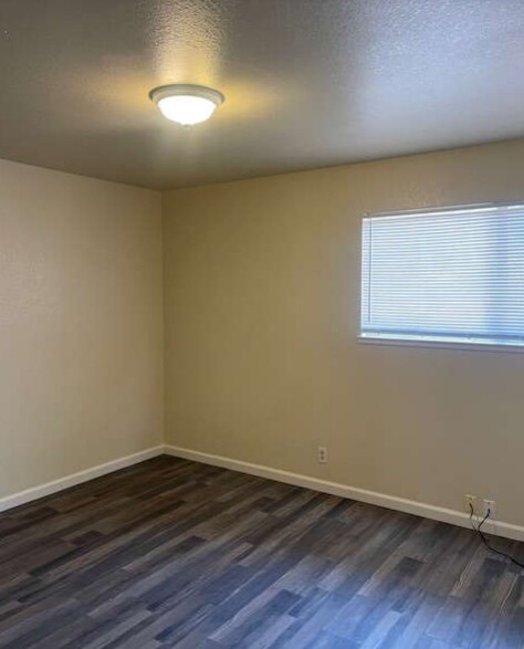Building Photo - 7718 Brentwood Dr