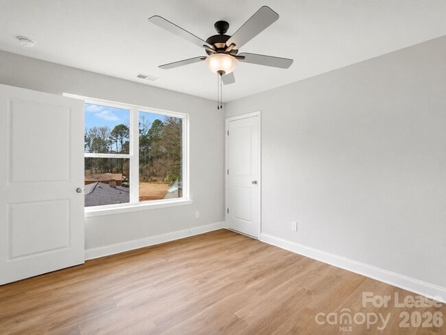 Building Photo - 343 Gray Dr