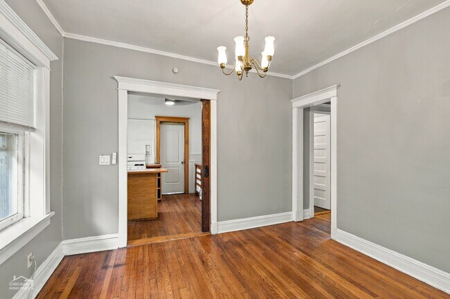 Building Photo - 1104 Dempster St
