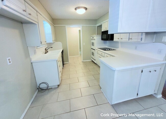 Building Photo - 3905 Whispering Heights Dr