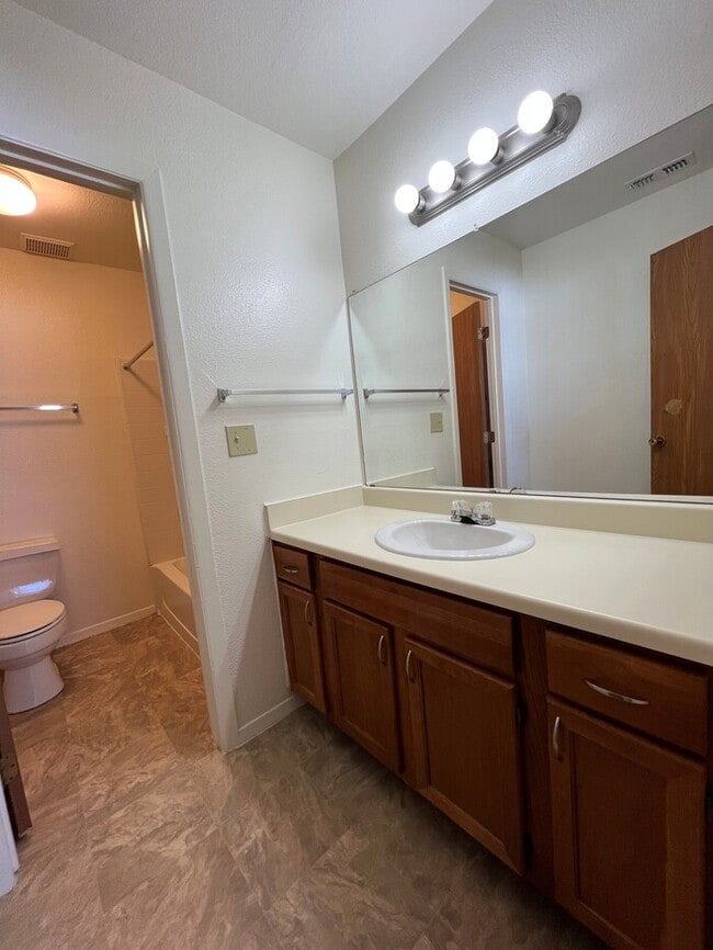 Building Photo - 1291 Dakota Dr