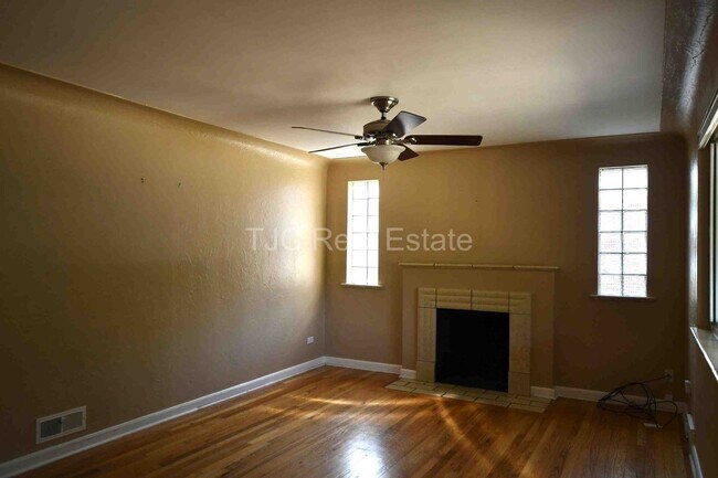 Building Photo - Central Park Home For Rent!