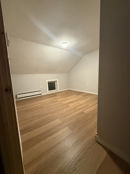 Building Photo - 15 Railroad Pl