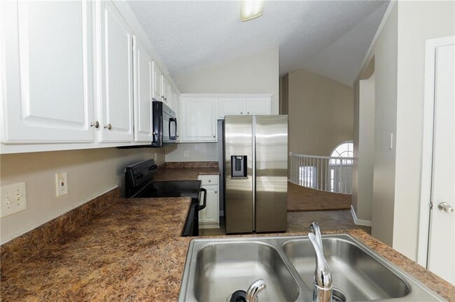 Building Photo - 5747 Graceland Dr SW