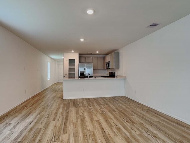 Building Photo - 18714 Mercer Fls Dr