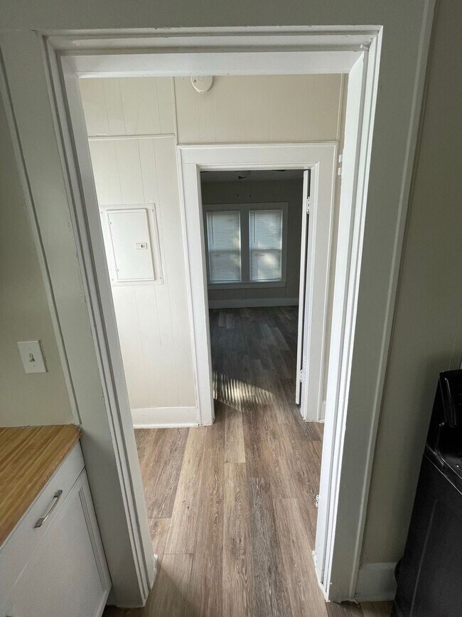 Building Photo - D&amp;G Ventures LLC-516/518 S. Nueces