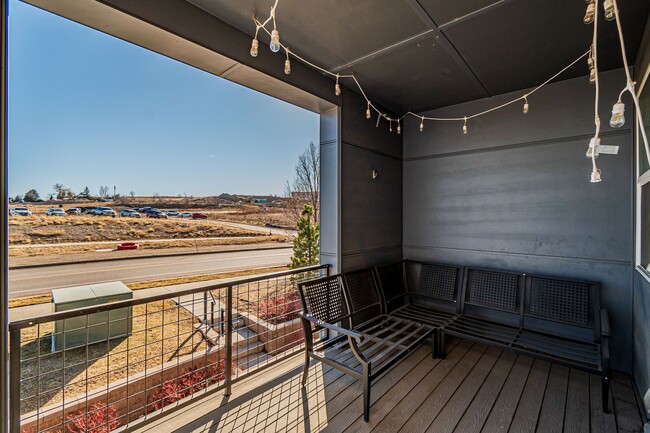 Building Photo - Modern 2BD, 2.5BA Broomfield Townhome with...