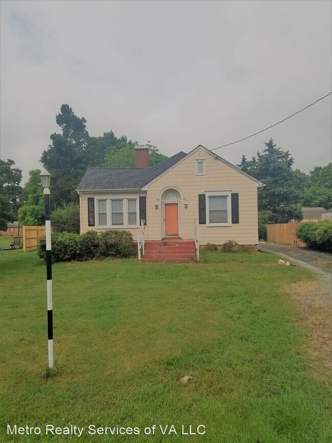 2 br, 1 bath House 5800 Staples Mill Road 5800 Staples Mill Rd