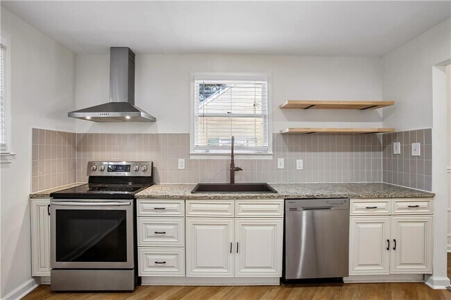 Building Photo - 1649 Beecher St SW