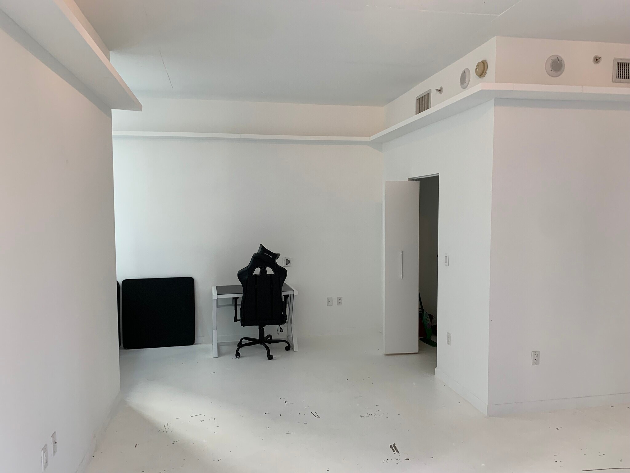 Building Photo - 133 NE 2nd Ave