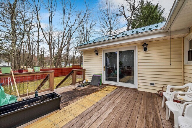 Building Photo - 10 Hanover Dr