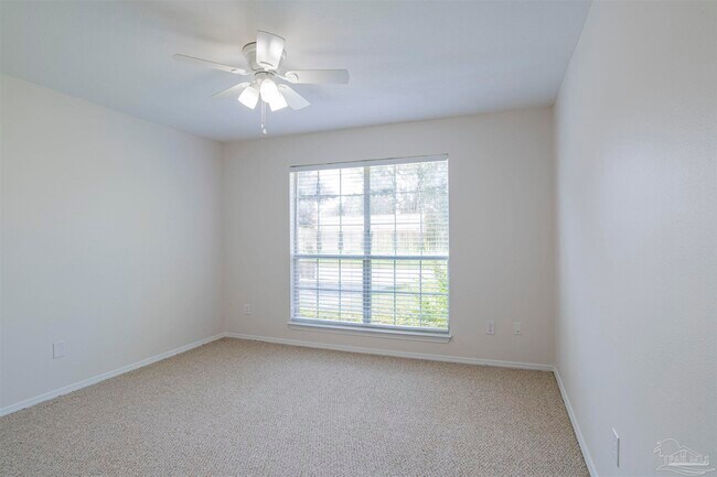 Building Photo - 4012 Shorewood Dr