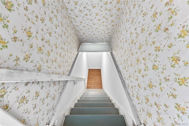 Building Photo - 200-04 39th Ave