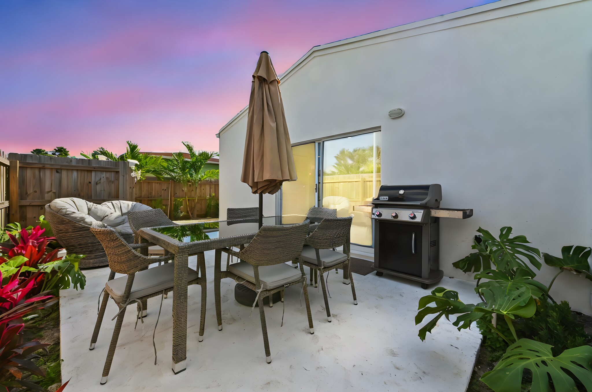 outdoor patio - 3400 Parker Ave