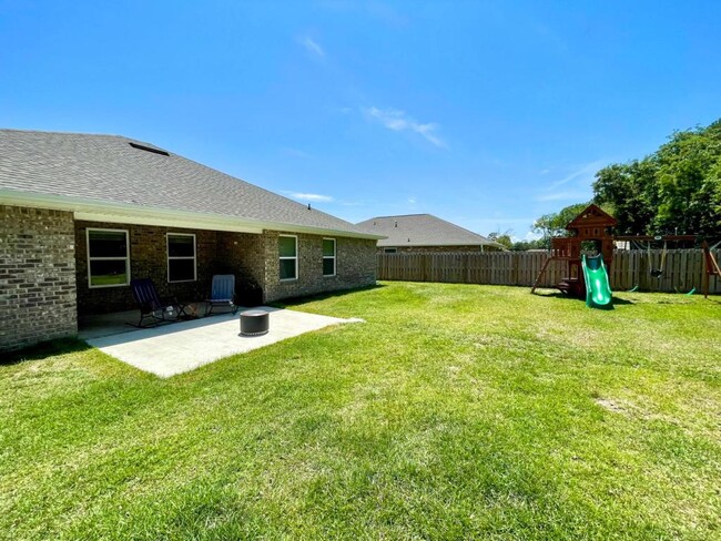 Building Photo - 1064 Enclave Cir