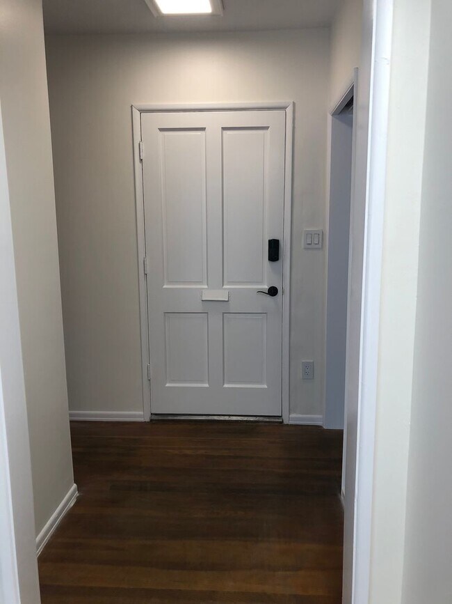 Building Photo - $4,295! Beautiful 3 Bedroom, 2 Bathroom Home in a Quiet Neighborhood in Rancho Palos Verdes!