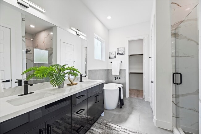 Building Photo - 7212 England St