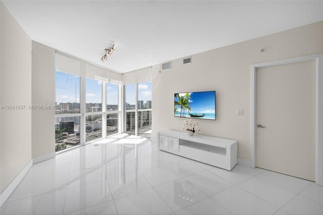 Building Photo - 18201 Collins Ave