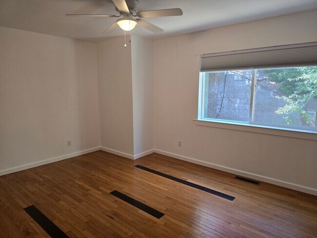 Building Photo - *Pending* Spacious 5 Bedroom Home With Valley Views In SW Reno!