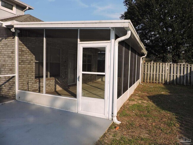 Building Photo - 6423 Lake Charlene Ln