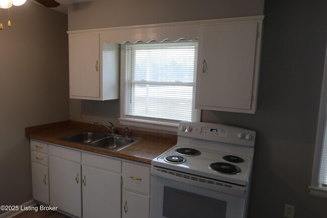 Building Photo - 4920 KY-1638