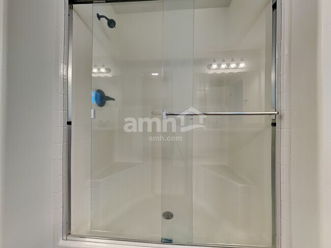 Building Photo - 9944 Terra Glenn Street Southeast