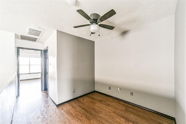 Building Photo - 12411 Lark Fair Ln