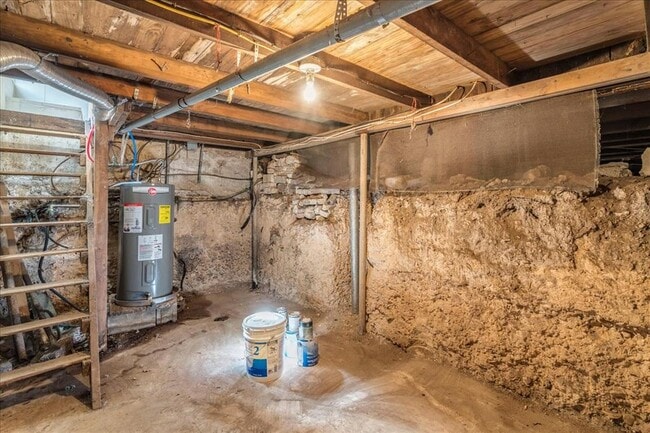 Building Photo - 6400 Cypress Rd