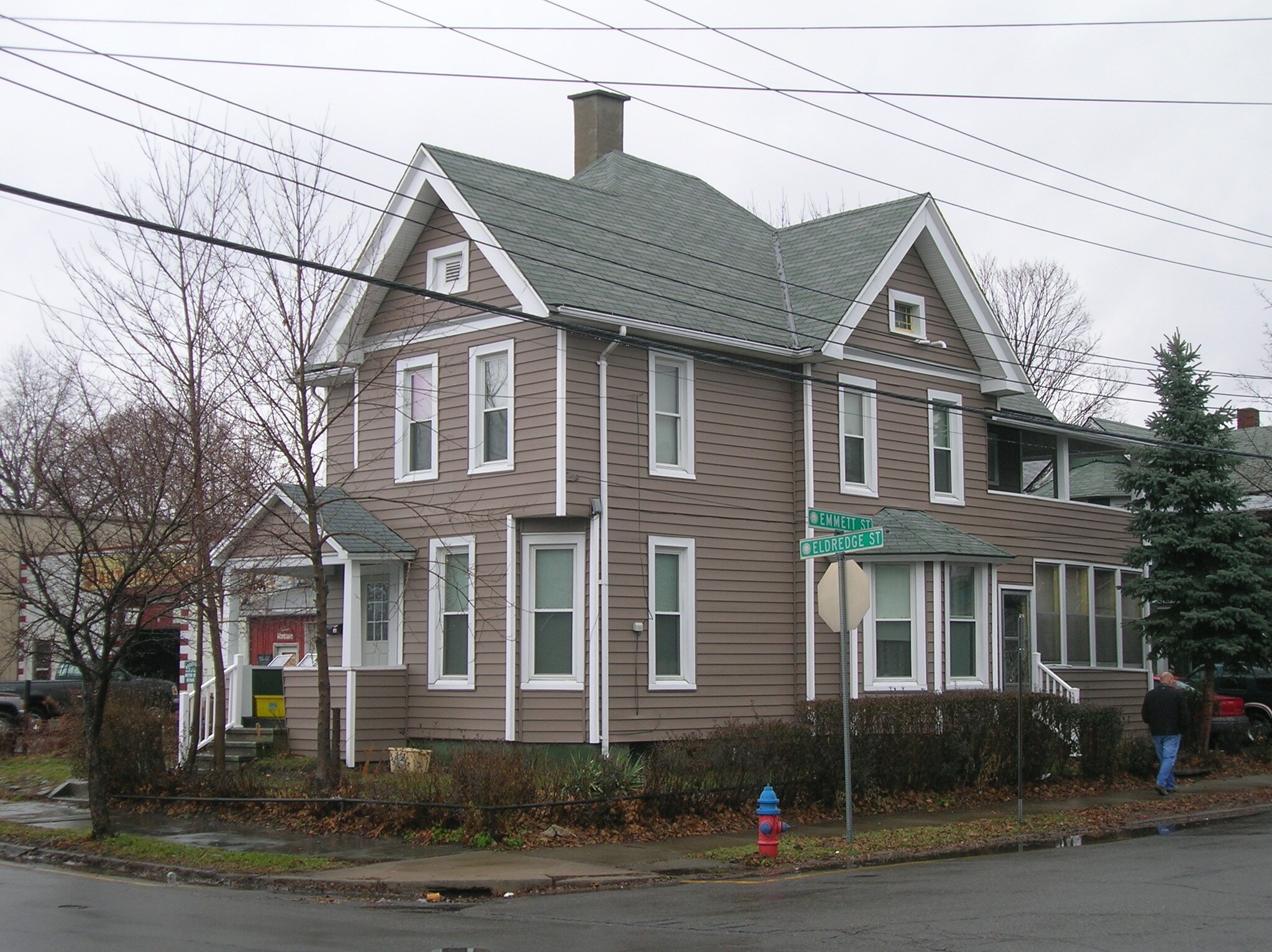 Building Photo - 111 Eldredge St