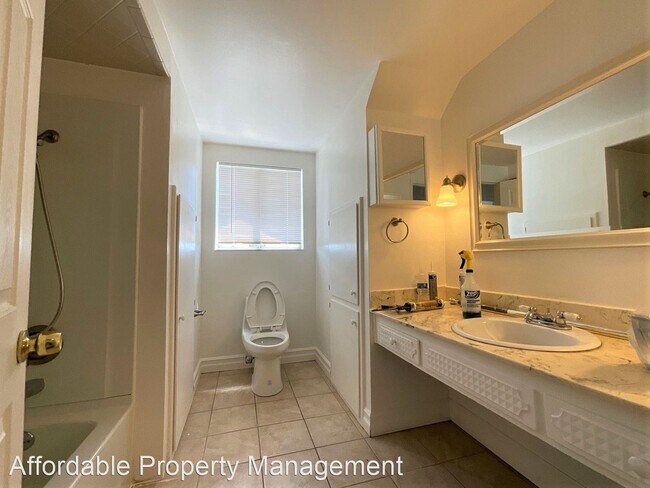 Building Photo - 4 br, 2 bath House - 2535 Capitola Court