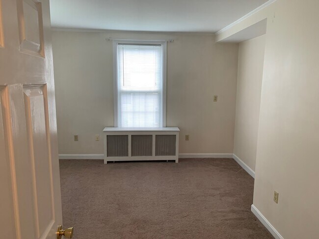 Building Photo - 73 Memorial Blvd