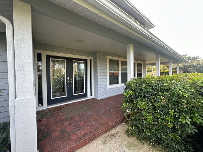 Primary Photo - ** 3/2.5 Private Oasis Furnished or Unfurn...