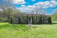 Building Photo - **ONE-SIDE-OF-A-DUPLEX HOME MINUTES FROM NASHVILLE WEST AND DOWNTOWN WITH A GORGEOUS LARGE YARD**
